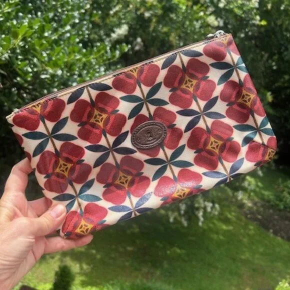 FOSSIL Key-Per Coated Canvas Flower Large Zipper CLUTCH BAG - Picture 2 of 7